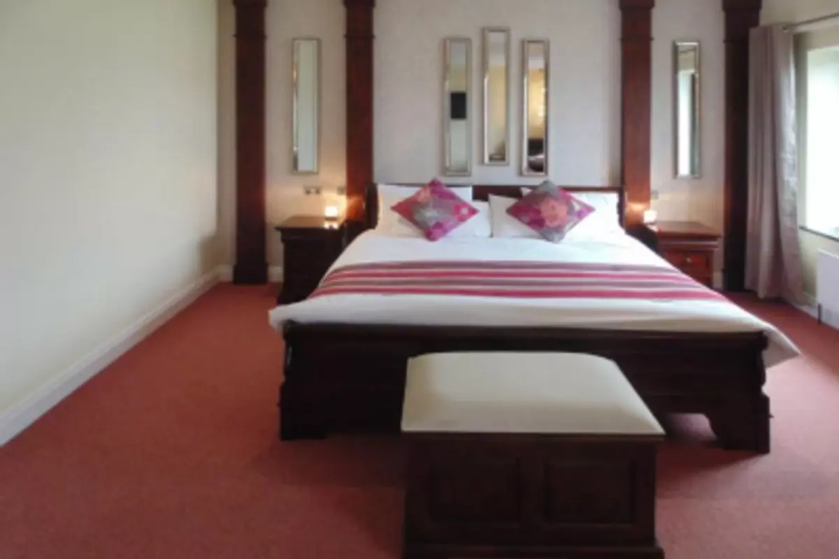 Ostan Oilean Acla (Achill Island Hotel)
