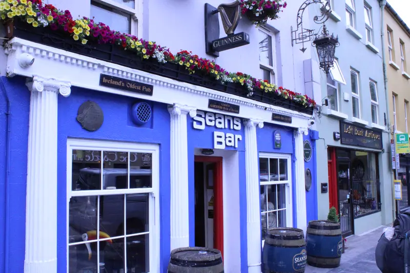 Sean's Bar