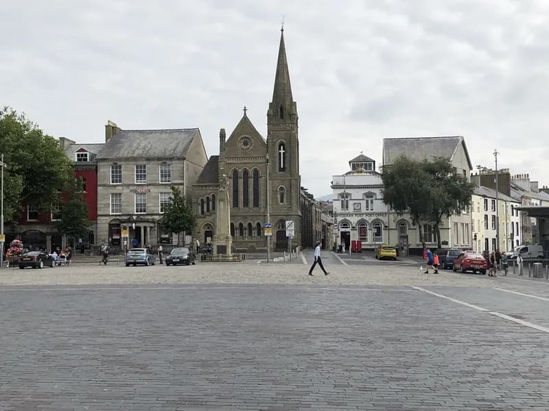 Y Maes, Caernarfon, with the chapel spire and the post office