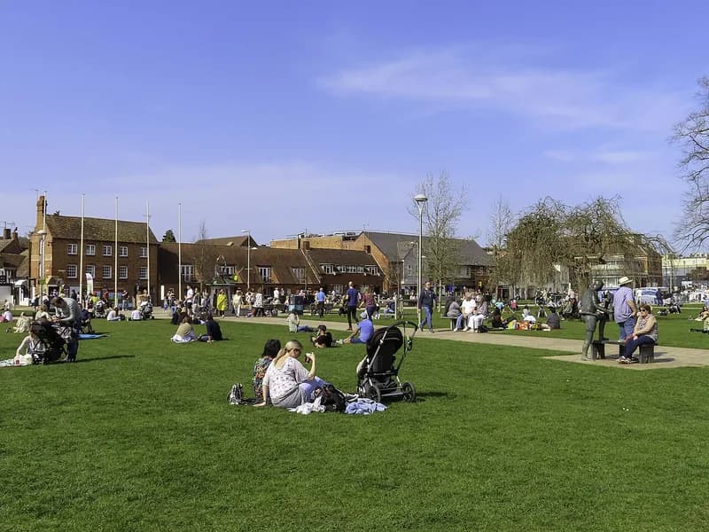 Bancroft Gardens and the canal basin