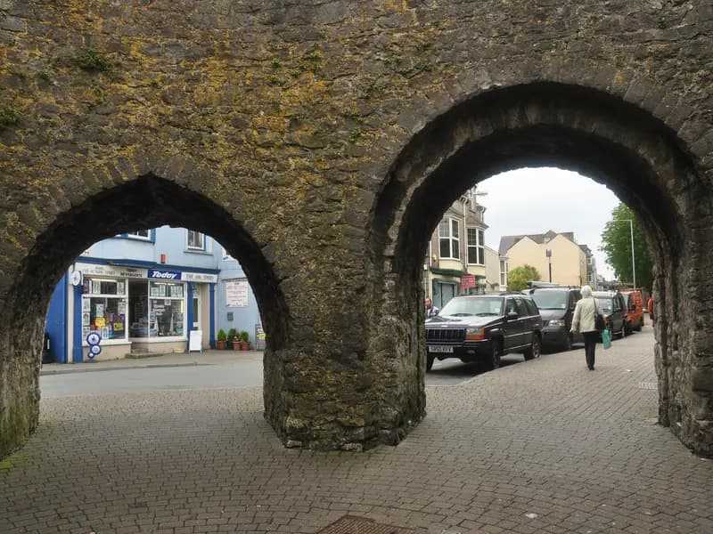The Harbour & Old Town Walls