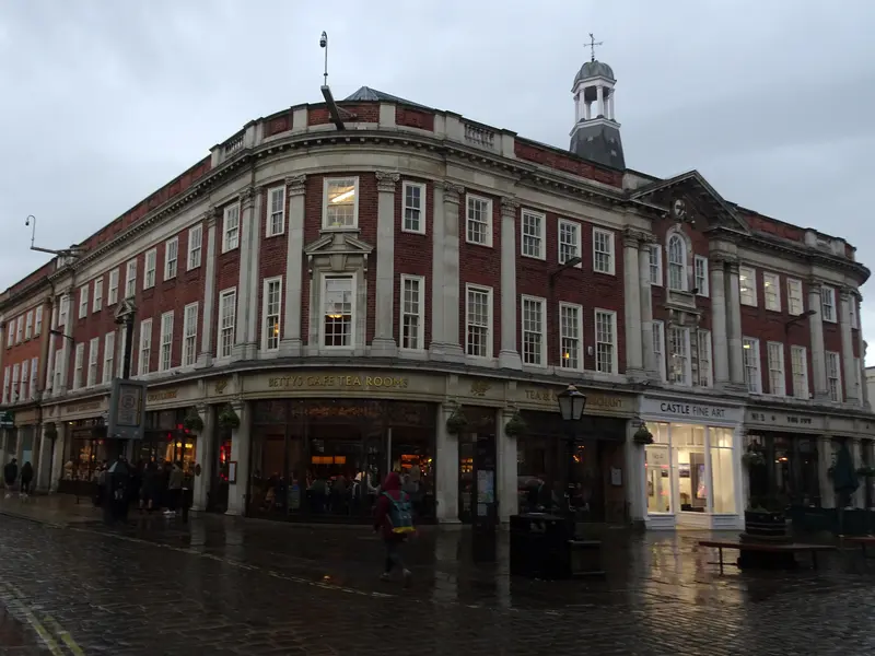 Where to Eat: Michelin to Market Stalls