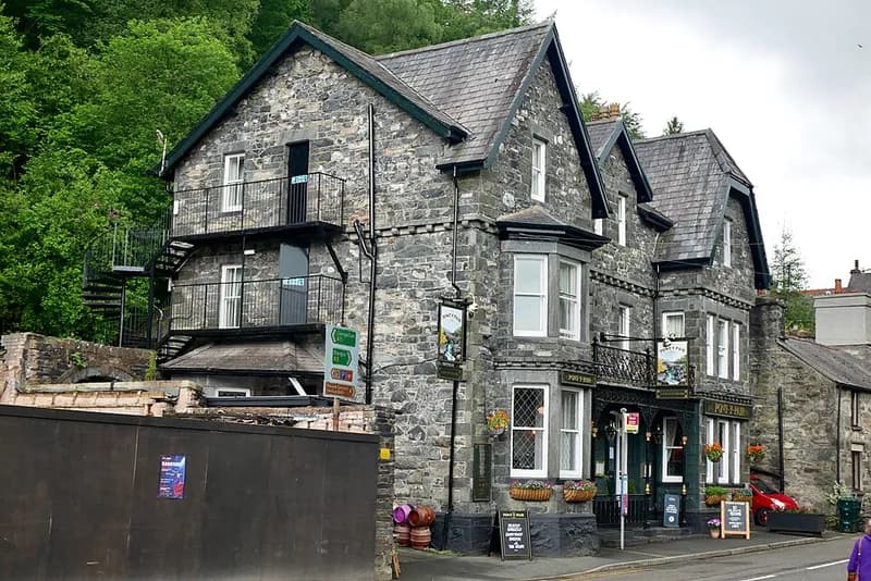 Pont-y-Pair Inn
