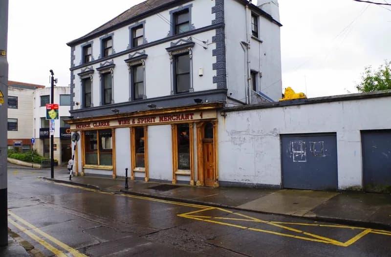 Clarke's Bar